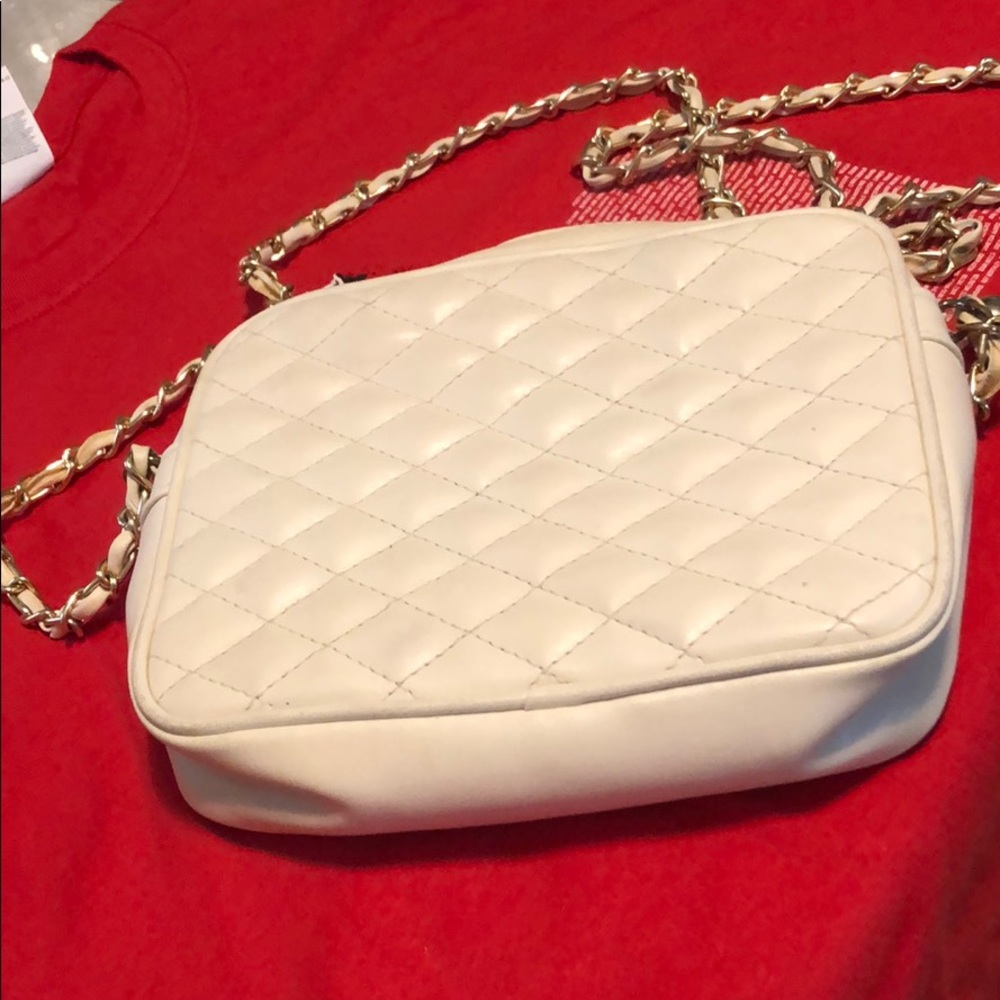 Used lady bag by chateau